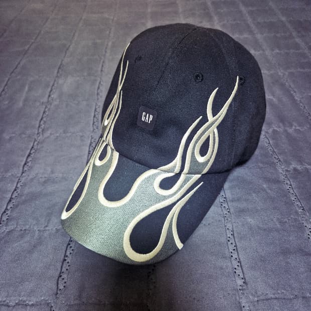 이지갭 발렌시아가 플레임캡 모자