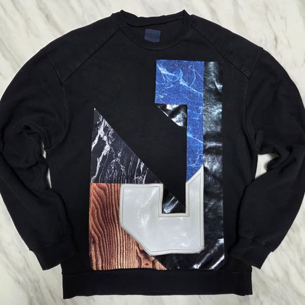 준지 빅로고 블랙 맨투맨