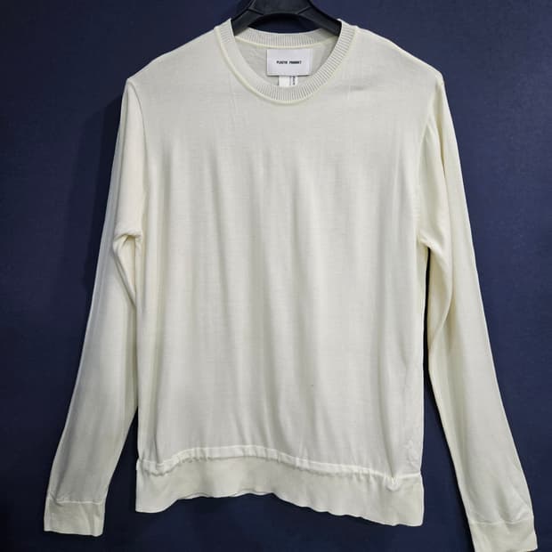 플라스틱 프로덕트 아이보리컬러 남성 세미오버핏 100~105 니트