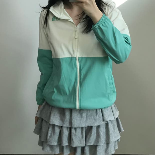 노스페이스 배색 빅로고 후드 바람막이