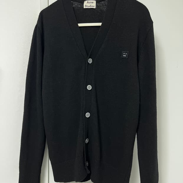 아크네 스튜디오 페이스 로고 가디건 싸게 팝니다!