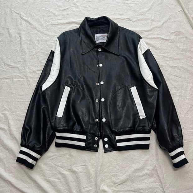 벌스데이수트 에코 레더 스타디움 자켓