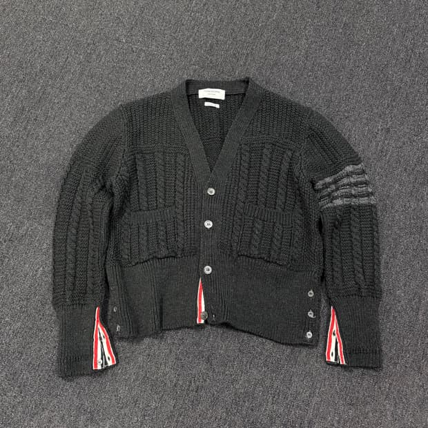 톰브라운 아란 케이블 니트 가디건 3사이즈 