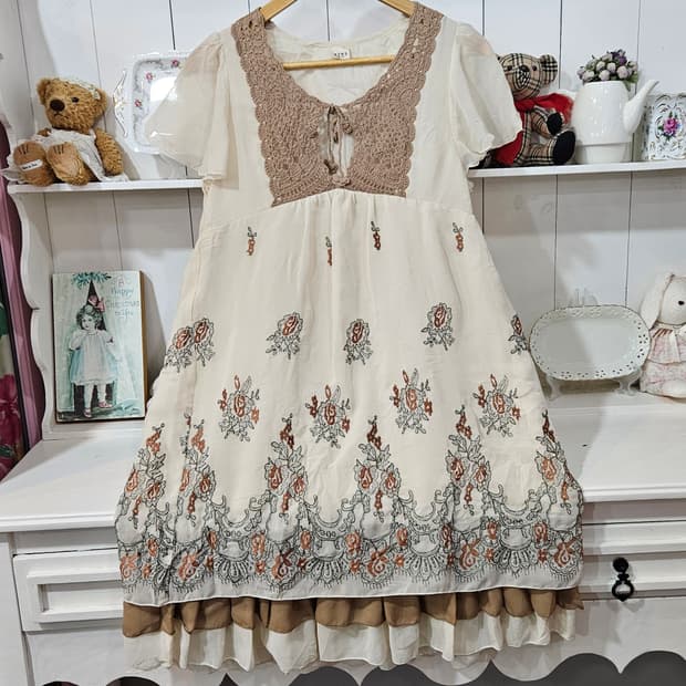 엑시즈팜(axes femme) 크로쉐 레이스 자수 원피스