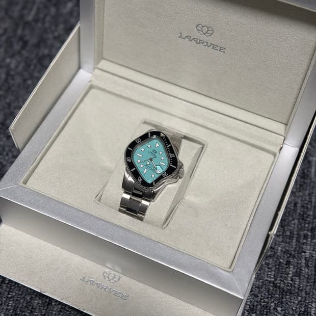 우주매물) Laarvee 라르비 pea001 시계