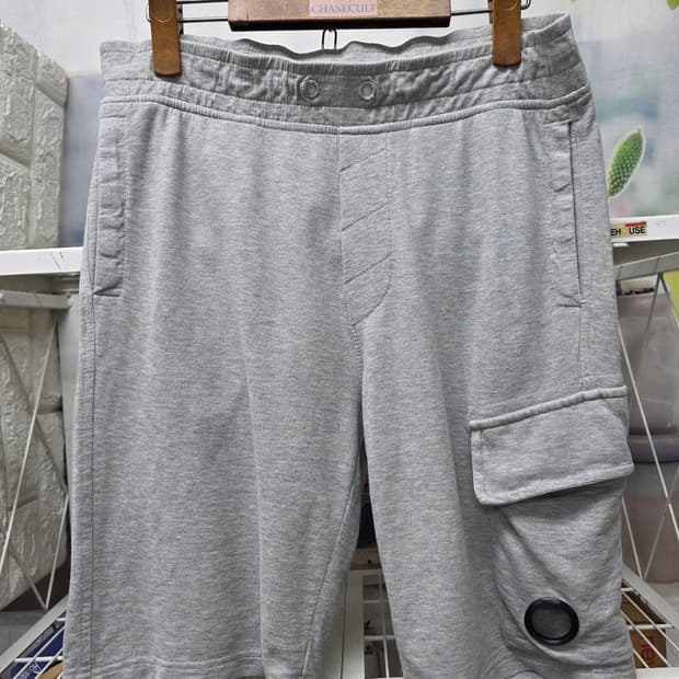 CP컴퍼니 카고반바지 M 32 트레이닝 쇼츠 MN80