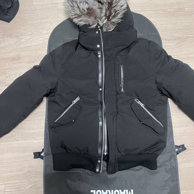 맥케이지 패딩 실버퍼