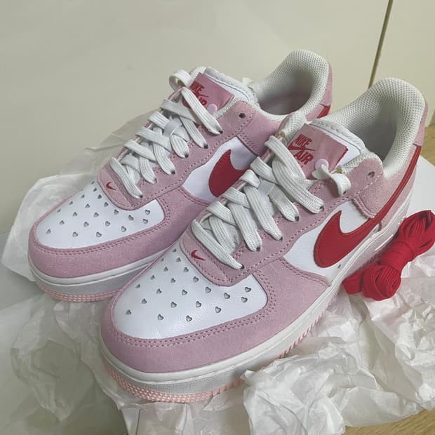 나이키 에어포스1 발렌타인 240