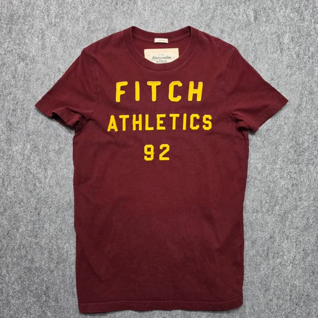 아베크롬비 앤 피치 빈티지 스펠 로고 반팔티 S