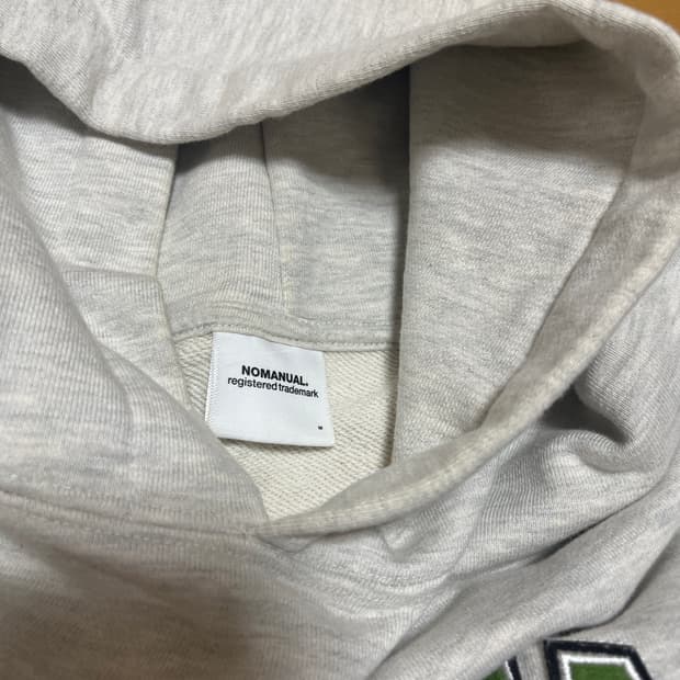 노매뉴얼 아치로고 후드티