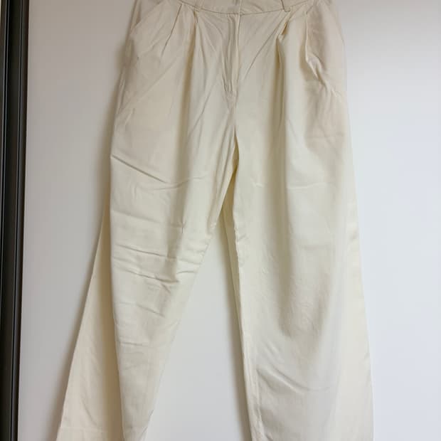 시엔느 버터 투턱 슬랙스