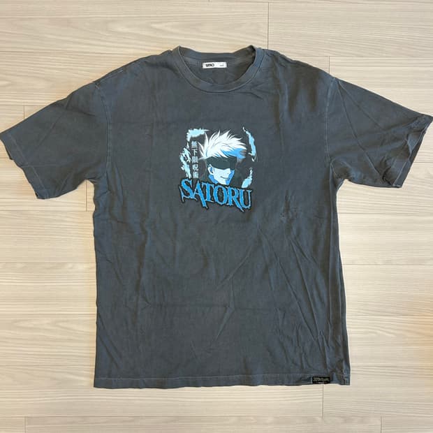 스파오 주술회전 고죠사토루 티셔츠
