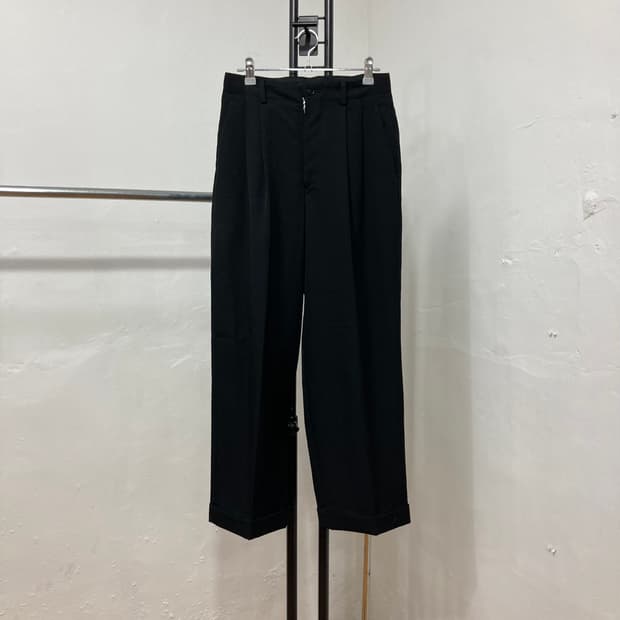 요지 야마모토(Yohji Yamamoto) 턱 디테일 턴업 와이드 슬랙스