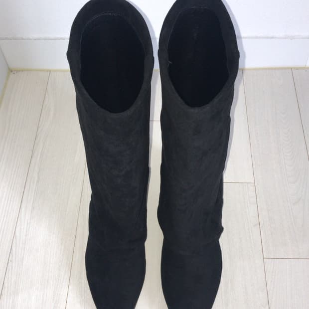 새상품) 블랙 스웨이드 매트 워머 부츠