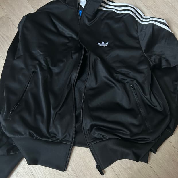 새상품 엠사이즈 파이어버드 트랙탑