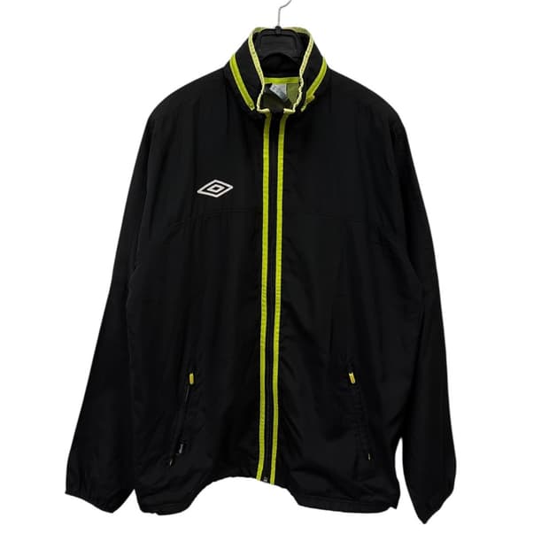 엄브로 바람막이