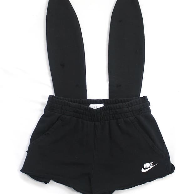 Nike B-EAR distressed training shorts