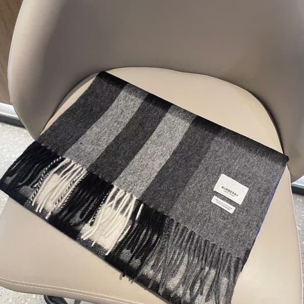 버버리숙녀 리버서블 스카프
