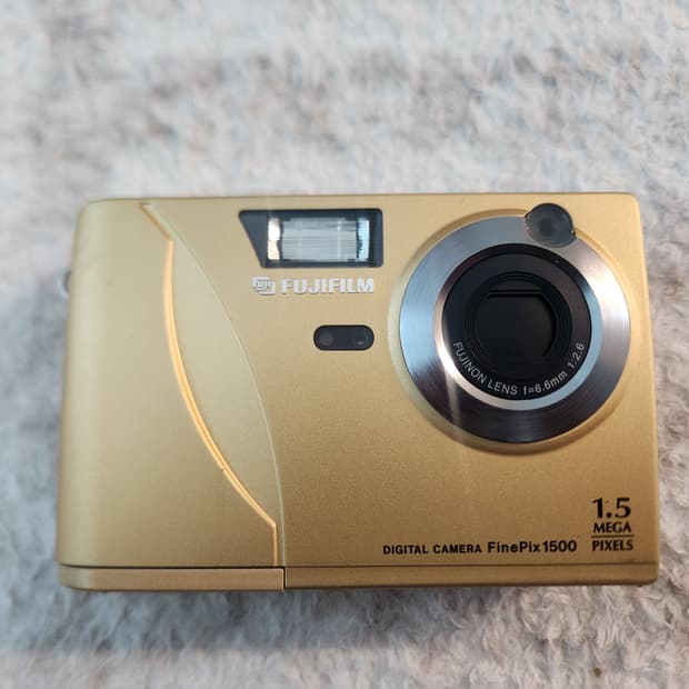 후지필름. 파인픽스1500