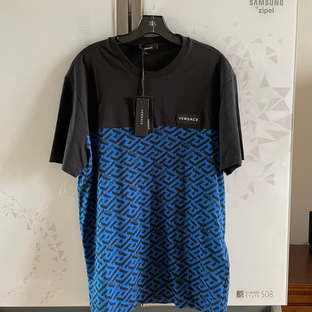 베르사체 모노그램 블루 블랙 반팔티셔츠 정품 신품