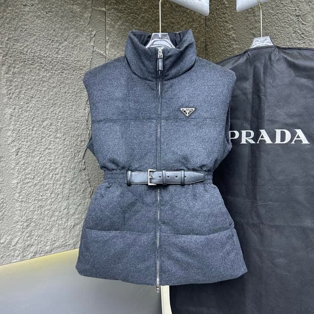 프라다 여성 블루종 볼륨 자켓 패딩