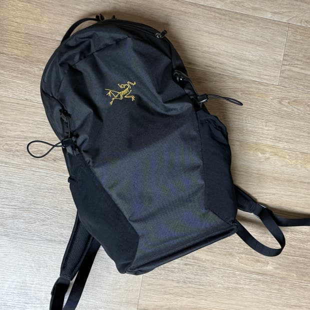 아크테릭스 맨티스 16 블랙 백팩