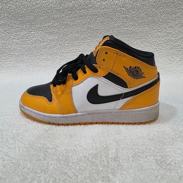 NIKE [나이키] 에어 조던1 미드 택시