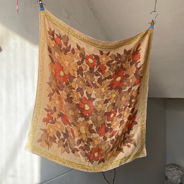 베이지 플로럴 스카프