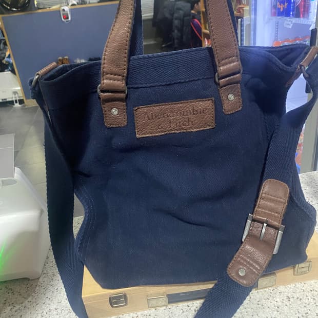 아베크롬비 가죽 배색 패브릭 가방