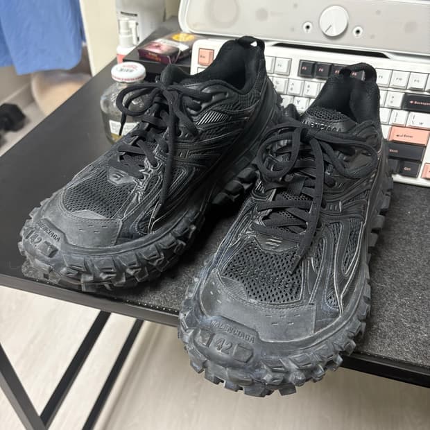 발렌시아가 디펜더 42