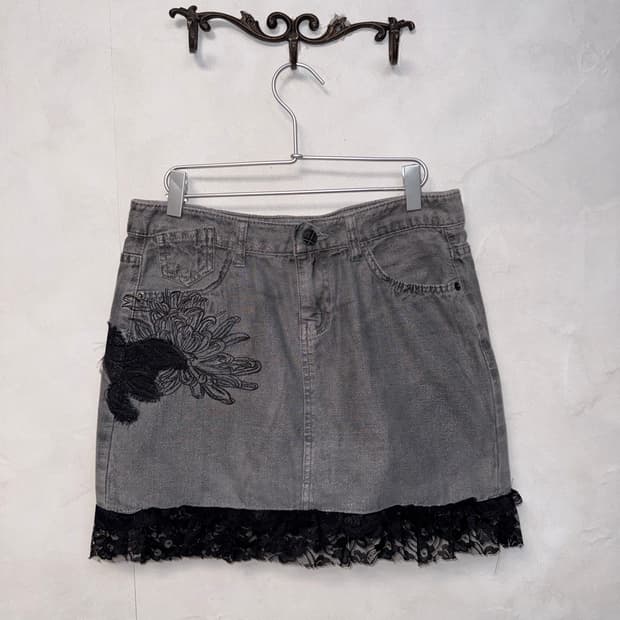 Gray glitter denim oriental embroid sk