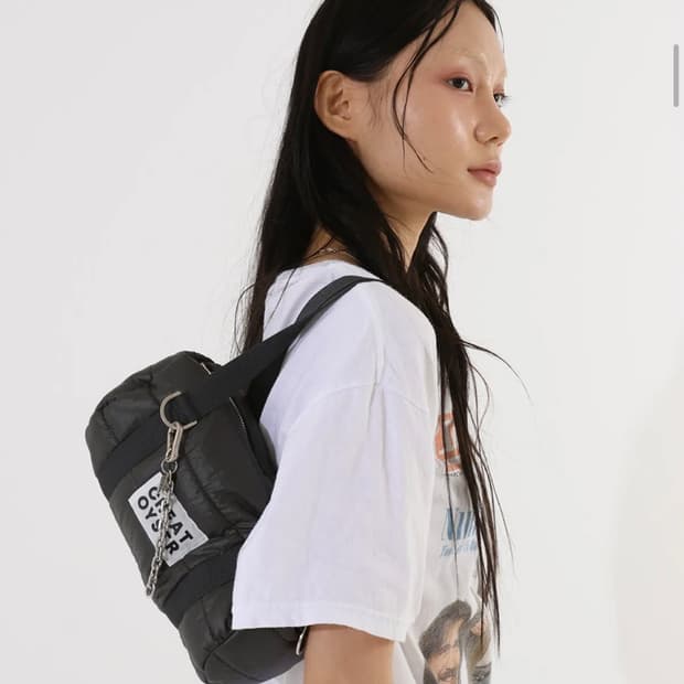 치팅오이스터 숄더백