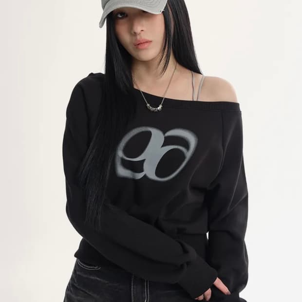 애즈온 맨디 스웻셔츠 오프숄더 맨투맨 