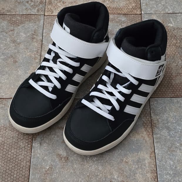 (225)아디다스 바리알 미드 검흰 