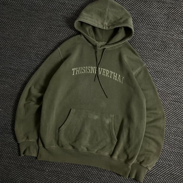 디스이즈네버댓 빅로고 박시핏 피그먼트 후드 티셔츠 y 3054