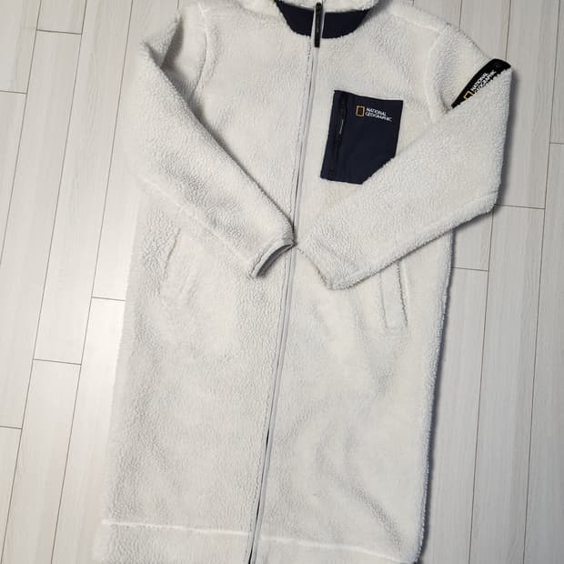 내셔널지오그래픽 아이보리 남성 롱플리스 자켓 사이즈105(xl)

여러 