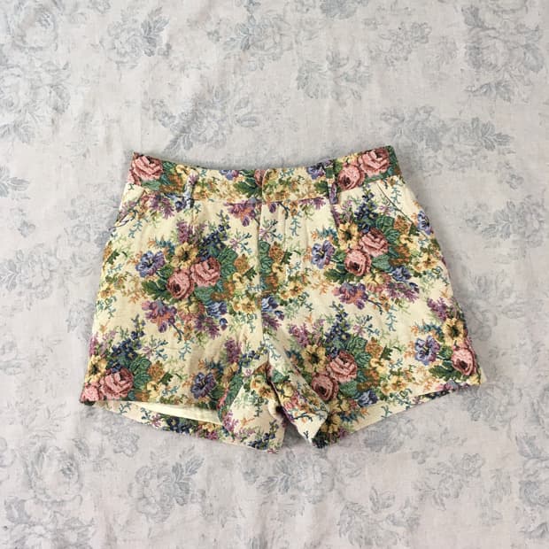 ingni jacquard antique floral half pants