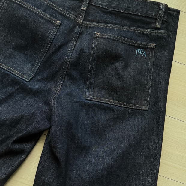 jw 앤더슨 스트레이트 청바지 데님 진청 컬러 31, 33 사이즈