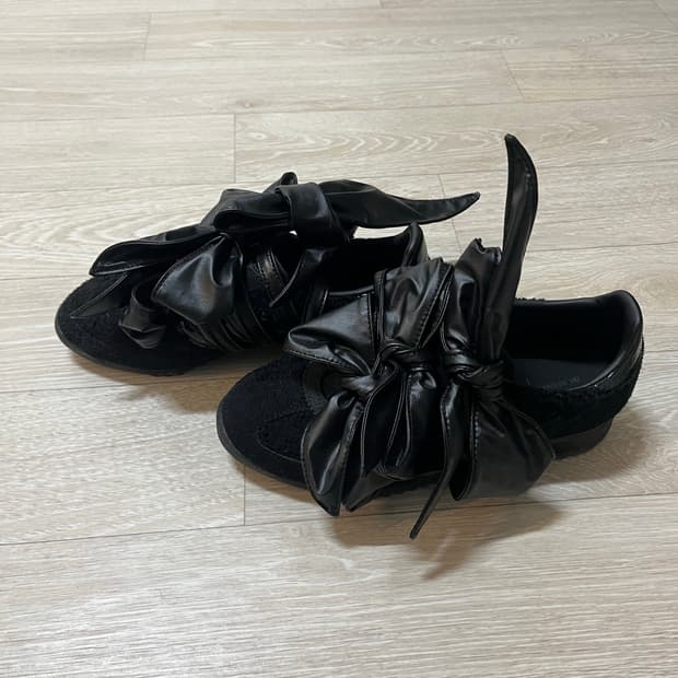 아디다스 캐롤라인 후 SL 72 OG 리본 스니커즈