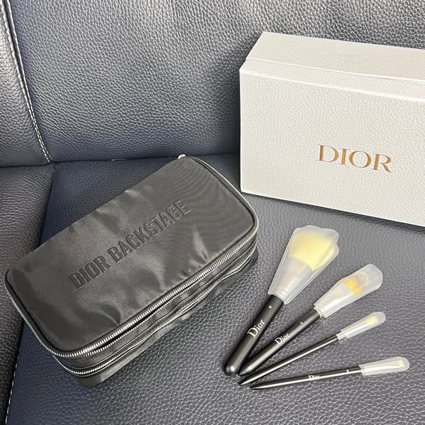 디올 브러쉬4종 선물세트 (2단파우치포함)