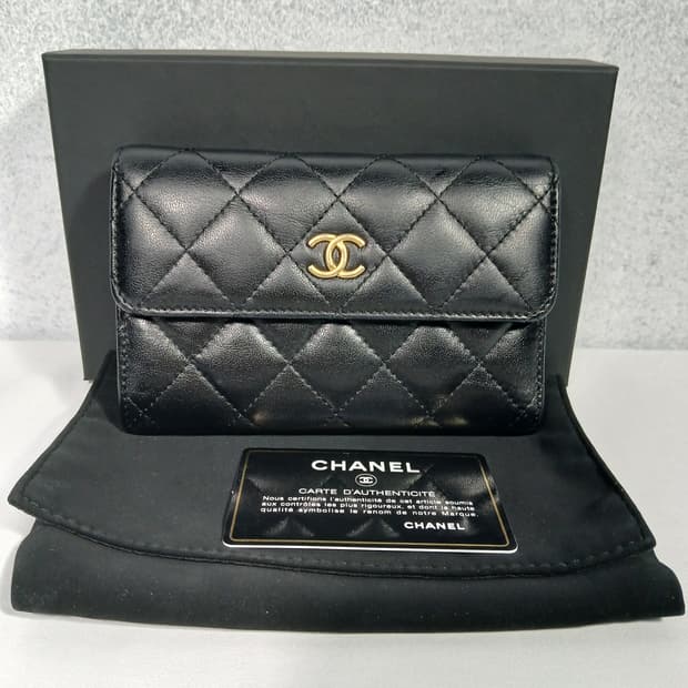 샤넬 CC퀄팅로고 시즌 중지갑 28번대 AP0232