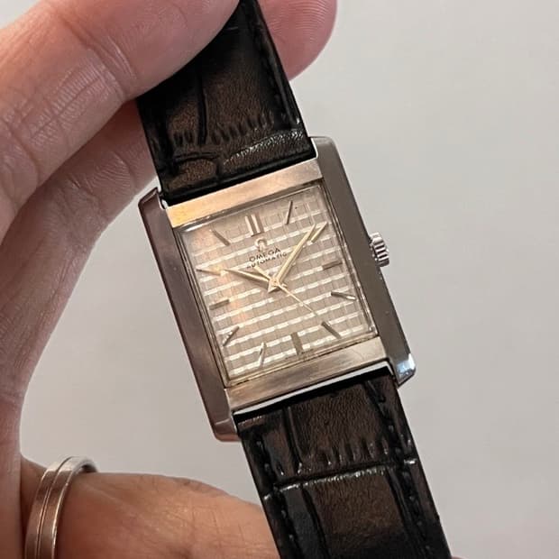 오메가 빈티지 탱크 XL Ref.3999 패턴 다이얼