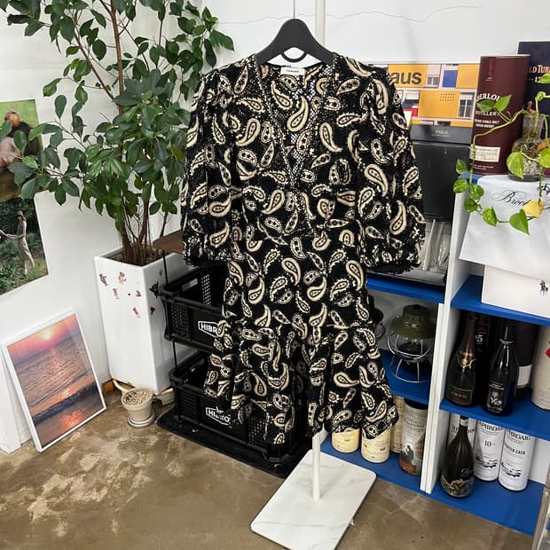 산드로 페이즐리 숄더퍼프 미니 드레스 38