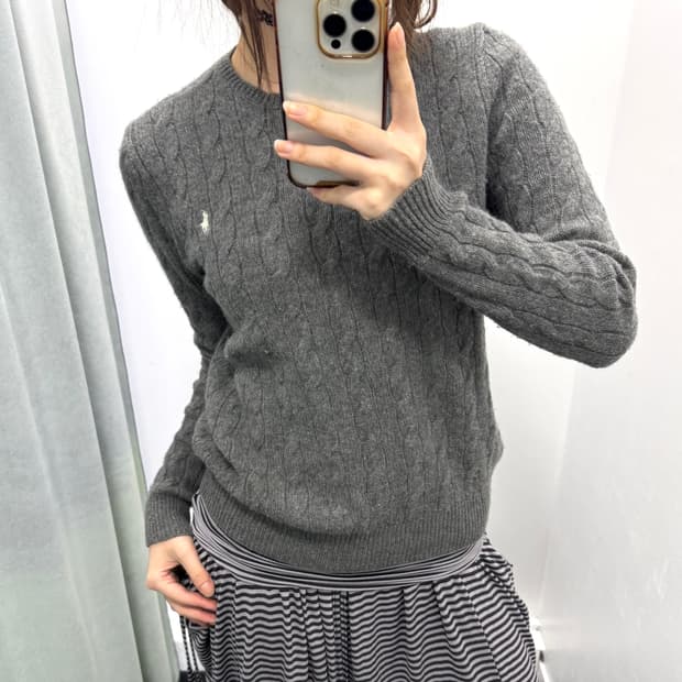 폴로 그레이 케이블 니트