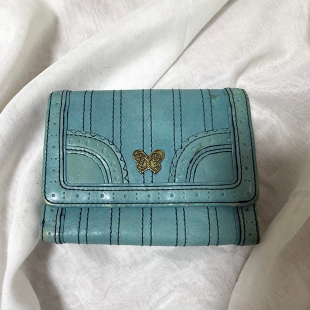 안나수이 나비 지갑