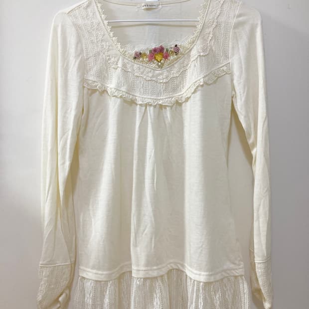 엑시즈팜 블라우스