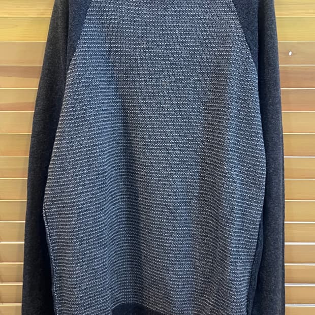 휴고보스 BOSS 남성 그레이 라운드울니트 

