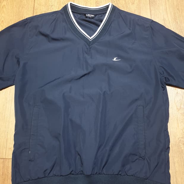 1098 르까프 운동복 브이넥 100 사이즈입니다