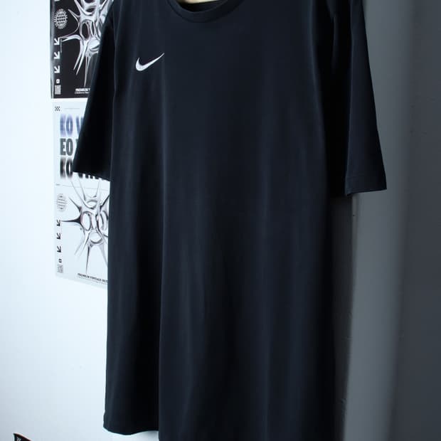 (XL-2XL) 나이키 반팔 티셔츠 스몰로고 블랙 올드스쿨-H31204