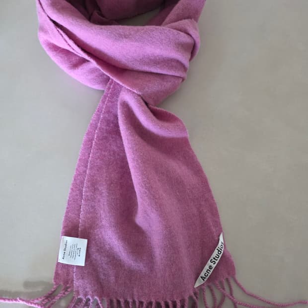 정품 아크네 스튜디오 머플러 스키니 버블검